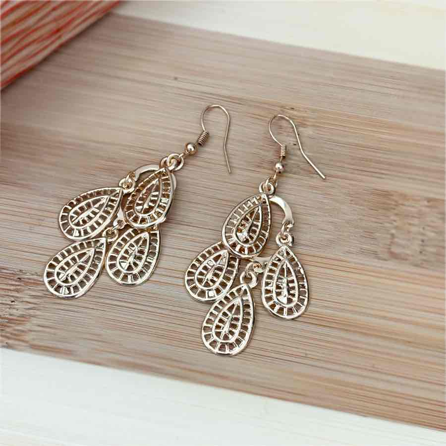 Hanging water drop gold earrings