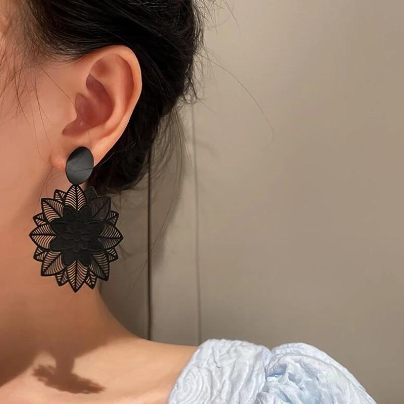 Elegant Black Earrings-Statement Earrings-Geometric Flower Earrings