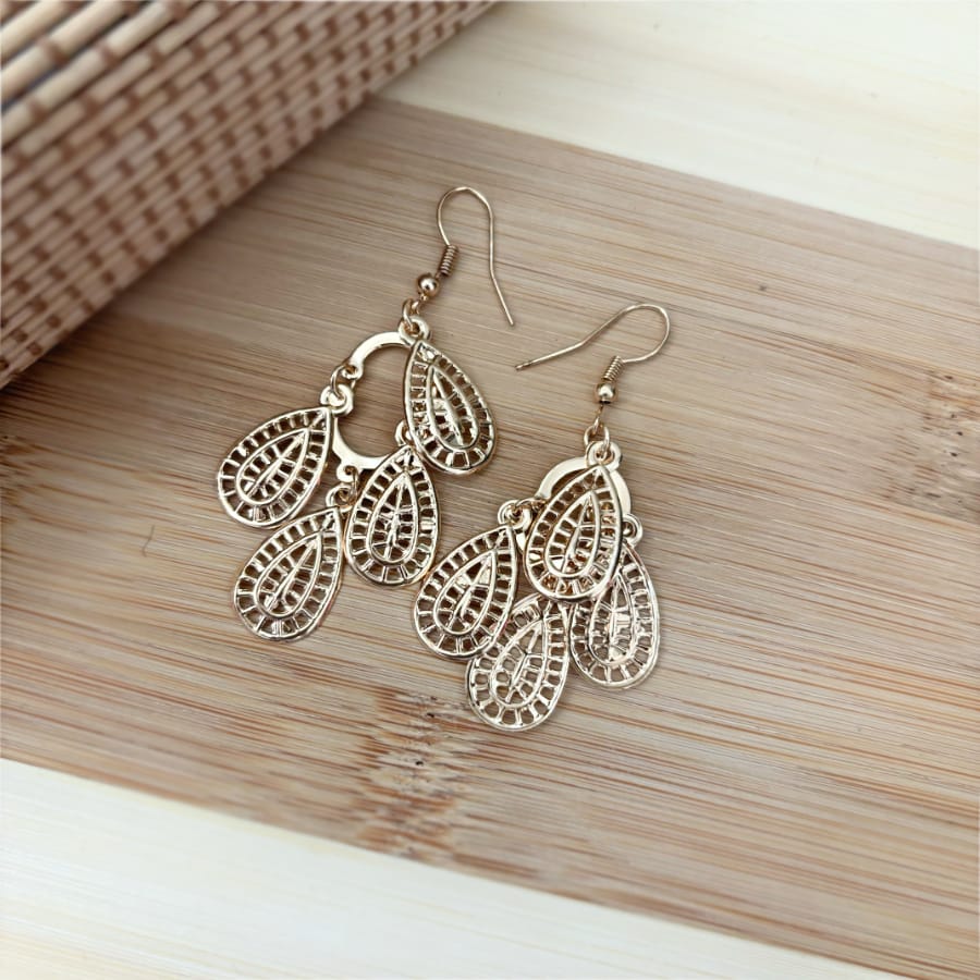 Front view of an earrings - Hanging water drop gold earrings - Zuzus Trove