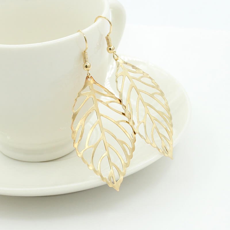 Front view of an earrings - Leaf Earrings - Minimalist style korean earrings - gold - Zuzus Trove