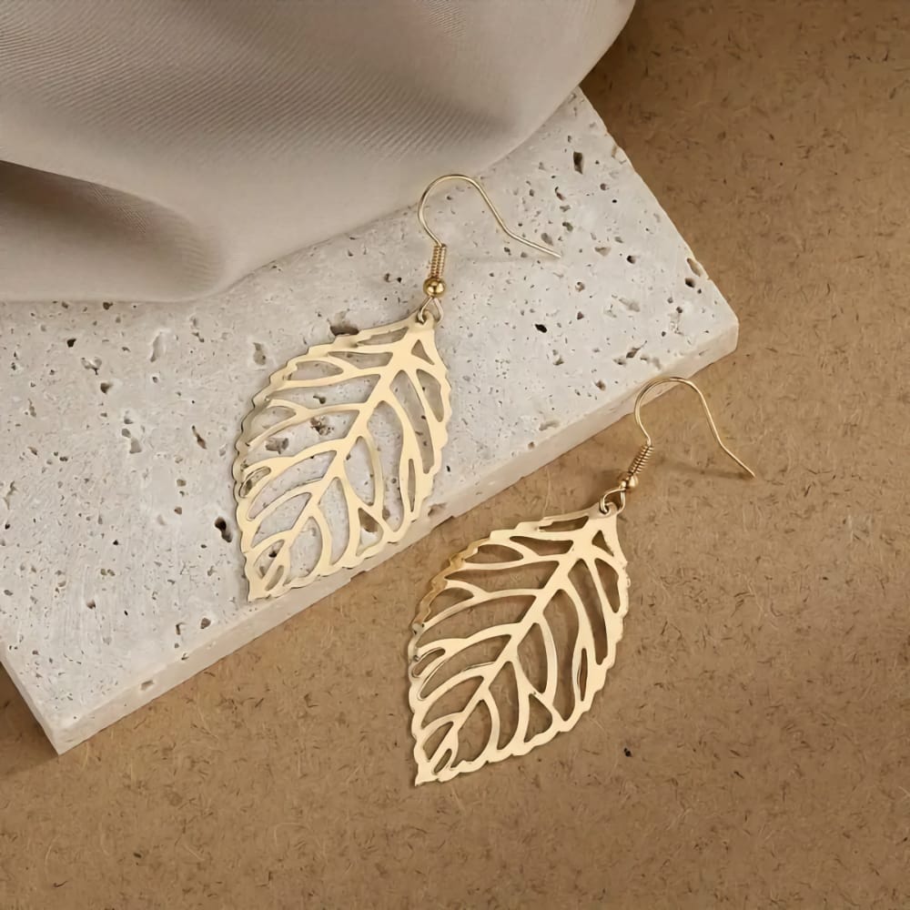 Front view of an earrings - Leaf Earrings - Minimalist style korean earrings - gold - Zuzus Trove