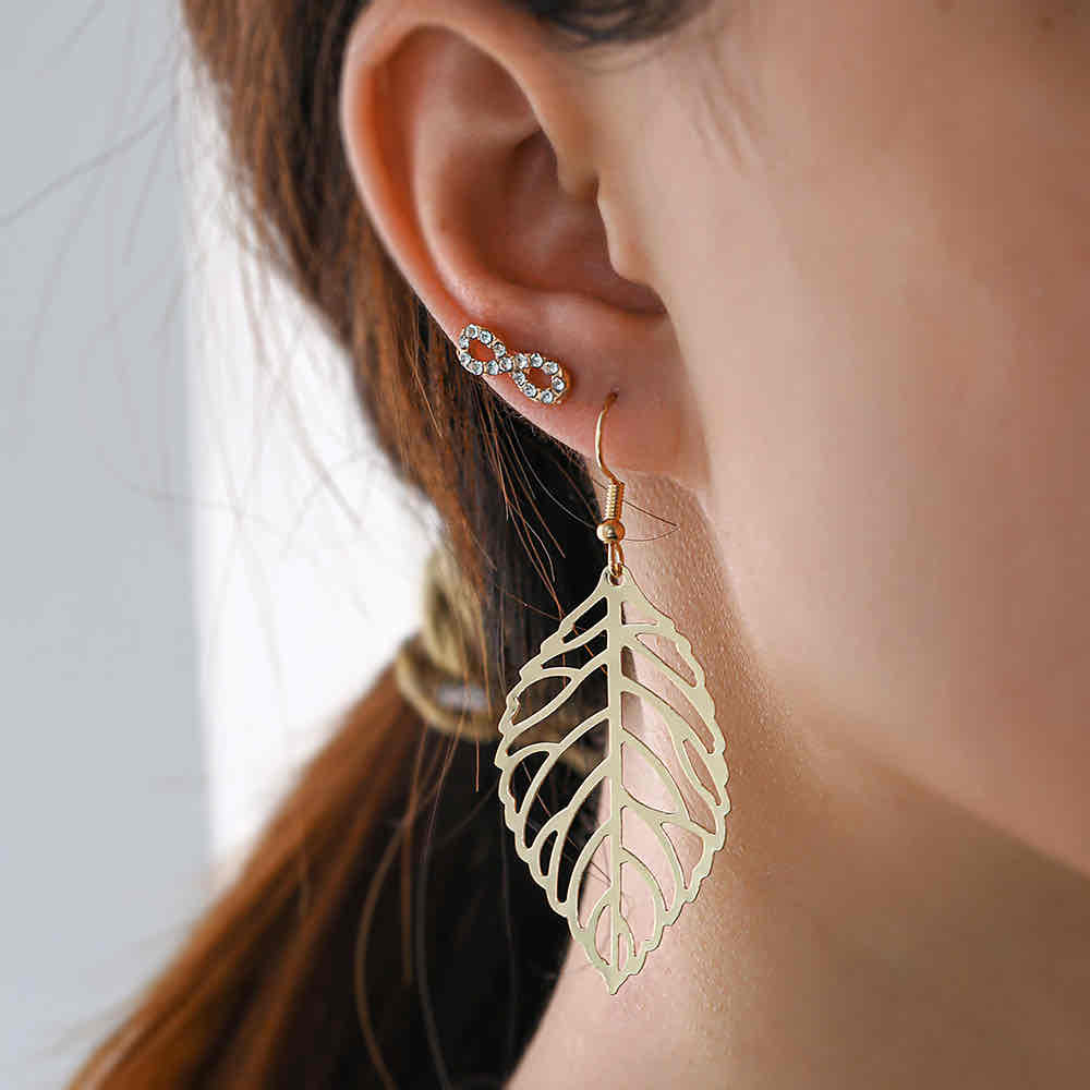 Front view of an earrings - Leaf Earrings - Minimalist style korean earrings - gold - Zuzus Trove