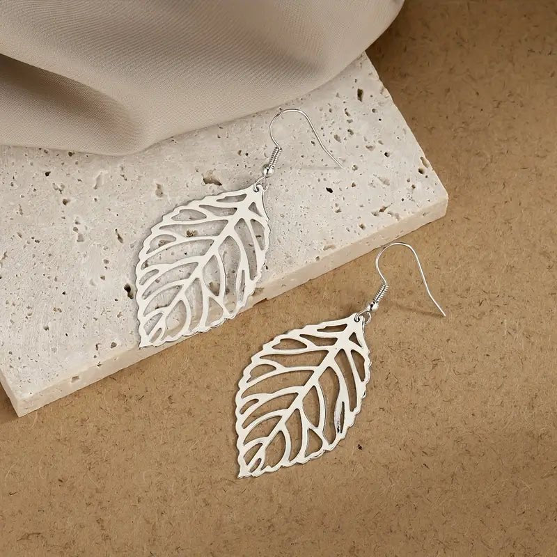 Front view of an earrings - Leaf Earrings - Minimalist style korean earrings - silver - Zuzus Trove